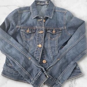 Women’s American Eagle BOYFRIEND Fit Medium Wash Denim Jacket Size MED